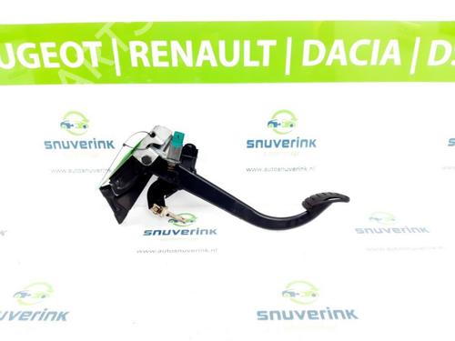 Used Clutch pedal OPEL VIVARO A Van (X83) 2.5 CDTI (F7) (146 hp) 31261023