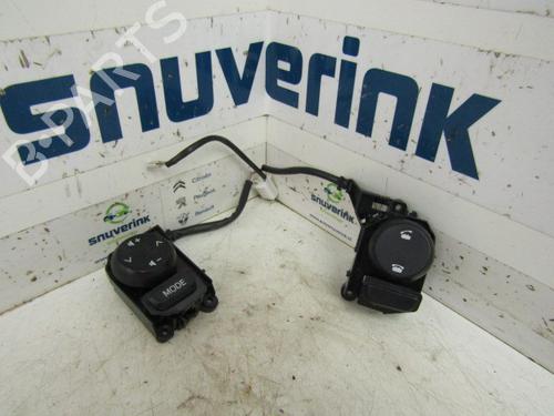 Used Steering wheel controls Steering wheel controls 24162707 24162707