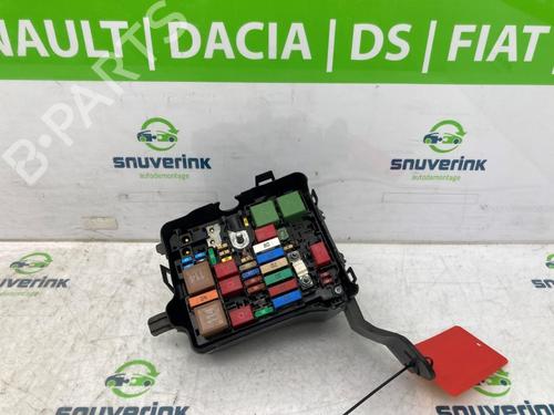 Used Fuse box Fuse box 20499589 20499589