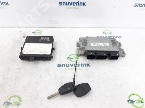 engine-control-unit-ecu-renault-twingo-ii-cn0_-12-16v-cn0k-cn0v-cn0a-8200774747-8200700695-8200836532-2007-12141569 main image