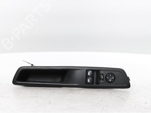switch-opel-vivaro-c-van-k0-2019-31592446 main image
