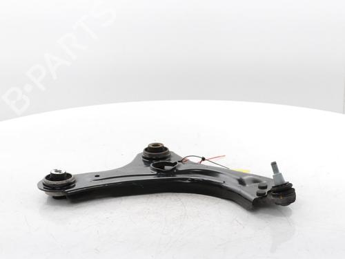 Used Right front suspension arm RENAULT CLIO V (B7_) 1.0 TCe 90 (B7MT) (91 hp) 29069284