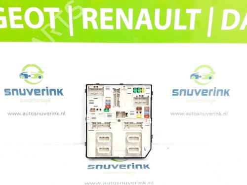Used Fuse box Fuse box 26665637 26665637