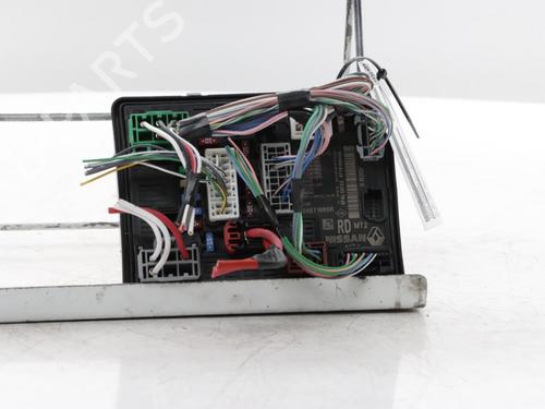 Used Fuse box Fuse box 39211670 39211670