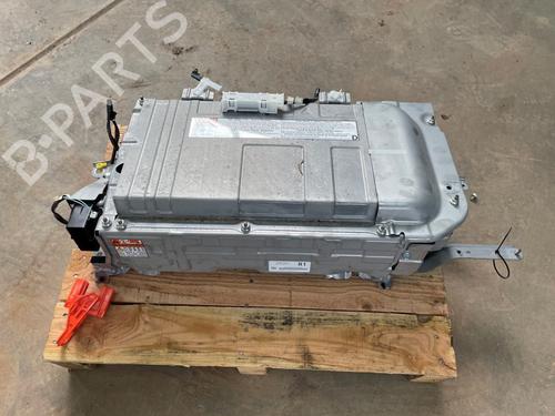 Used Battery TOYOTA YARIS (_P13_) 1.5 Hybrid (NHP130_, NHP130) (101 hp) 31050279