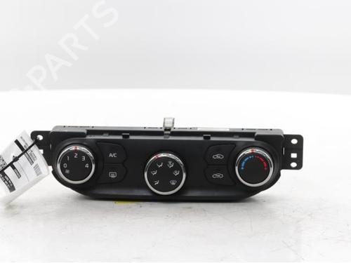 Used Climate control Climate control KIA CEE'D (JD) 1.6 CRDi 110 (110 hp) 40527436 40527436