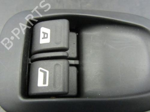 Used Switch PEUGEOT 206 Hatchback (2A/C) 1.4 i (75 hp) 10782948