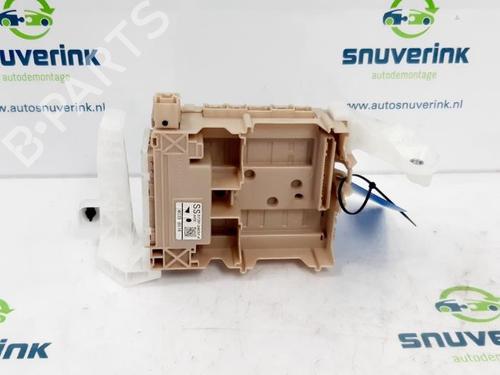 Used Fuse box Fuse box PEUGEOT 108 1.0 VTi (69 hp) 40576575 40576575