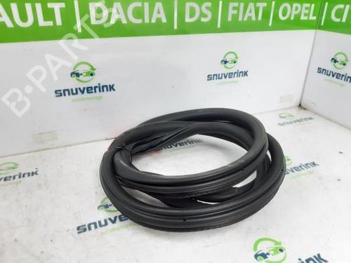 Used Rubber door seal Rubber door seal DS DS 7 (J4_, JC_) E-TENSE 4x4 300 (J45GBU) (299 hp) 40580808 40580808