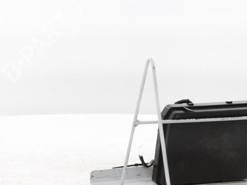 Fuse box RENAULT ARKANA I (LCM_, LDN_) 1.6 E-TECH 145 (LDMU) | BP30758299E1