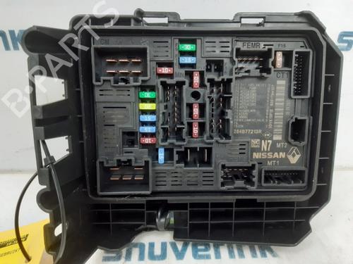 Used Fuse box Fuse box 21194261 21194261