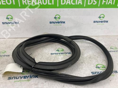 Used Rubber door seal DACIA DUSTER (P1310) 1.2 TCe 130 (131 hp) 26488928