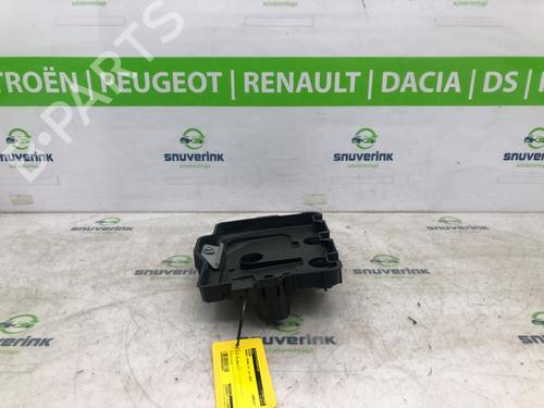 Used Support RENAULT TWINGO III (BCM_, BCA_) 1.0 SCe 70 (71 hp) 21193421