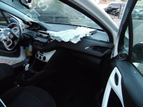 Used Right front seat PEUGEOT 208 I (CA_, CC_) 1.0 VTi (68 hp) 10805871