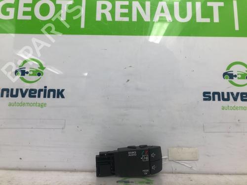 Used Steering wheel controls Steering wheel controls 13715880 13715880
