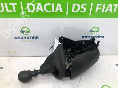 Used Shift knob NISSAN INTERSTAR Van (X70) dCi 100 (99 hp) 22550334