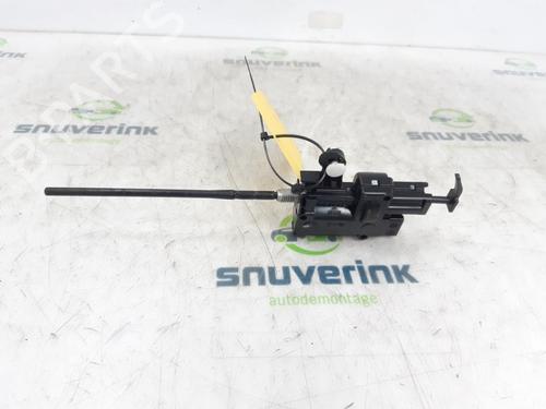 Used Fuel door actuator Fuel door actuator RENAULT CLIO IV (BH_) 0.9 TCe 90 (BHNF, BHMA, BHMH, BHJK, BHJR) (90 hp) 13934242 13934242