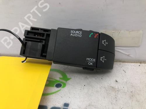 Steering wheel controls RENAULT CLIO IV (BH_) 1.5 dCi 75 | BP16193077E15 