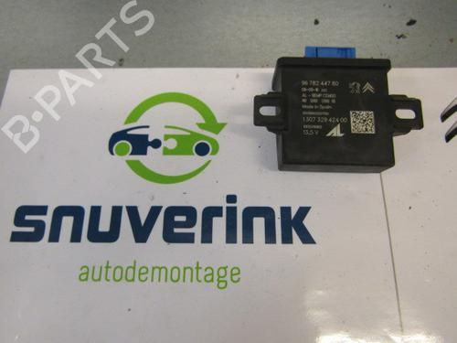 Used Lights ECU Lights ECU PEUGEOT 308 II (LB_, LP_, LW_, LH_, L3_) 1.2 THP 110 (110 hp) 13323702 13323702