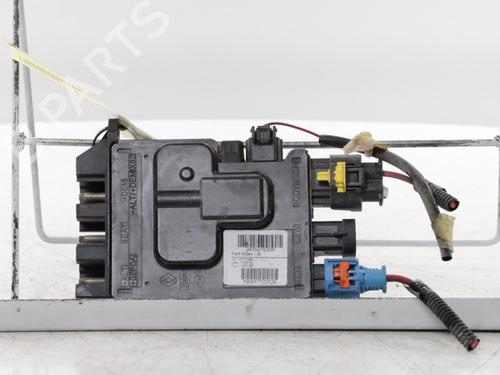 Used Fuse box RENAULT TRAFIC III Van (FG_) 1.6 dCi 125 (FGMH) (125 hp) 31960438