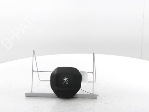 Used Driver airbag PEUGEOT 3008 II SUV (MC_, MR_, MJ_, M4_) 1.2 THP/ PureTech 130 (MRHNSM, MRHNSU, MRHNSJ, MRHNYW,... (131 hp) 30812578