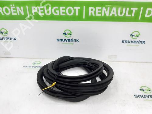 Used Rubber door seal PEUGEOT 2008 II (UD_, US_, UY_, UJ_, UR_, UC_) 1.2 PureTech 130 (USHNS, URHNS) (130 hp) 19148015