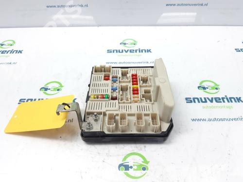 Used Fuse box Fuse box RENAULT SCÉNIC II (JM0/1_) 1.6 16V (JM1R) (112 hp) 10801264 10801264