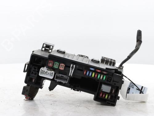 Used Fuse box PEUGEOT 107 (PM_, PN_) 1.0 (68 hp) 30757689