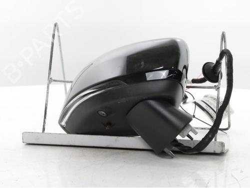 right-mirror-volvo-xc40-536-2017-40527450 main image