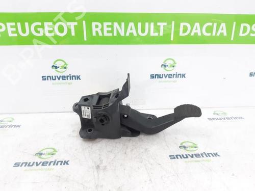 Used Clutch pedal Clutch pedal RENAULT TWINGO III (BCM_, BCA_) 1.0 SCe 70 (71 hp) 40576902 40576902