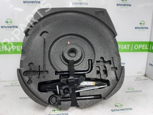 Jack Kit RENAULT CAPTUR II (HF_) TCe 90 (HFM6) 995508864R | 997507511R | 995502572R