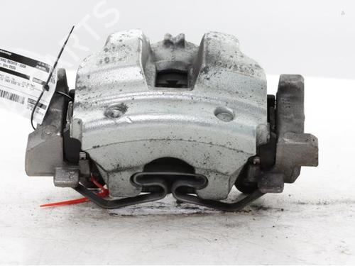 Used Right front brake caliper Right front brake caliper VOLVO V60 II (225) T6 Plug-in Hybrid AWD (349 hp) 38234640 38234640