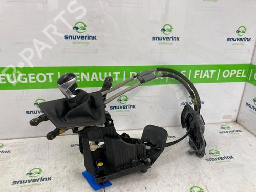 Pommeau de levier de vitesses PEUGEOT 3008 II SUV (MC_, MR_, MJ_, M4_) 1.2 THP/ PureTech 130 (MRHNSM, MRHNSU, MRHNSJ, MRHNYW,... (131 hp) 25776389