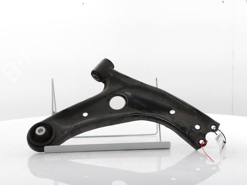 Used Right front suspension arm TOYOTA YARIS (_P21_, _PA1_, _PH1_) 1.5 Hybrid (MXPH10, MXPH11) (116 hp) 29241631