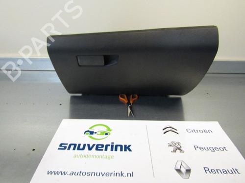 Used Glove box Glove box 10795733 10795733