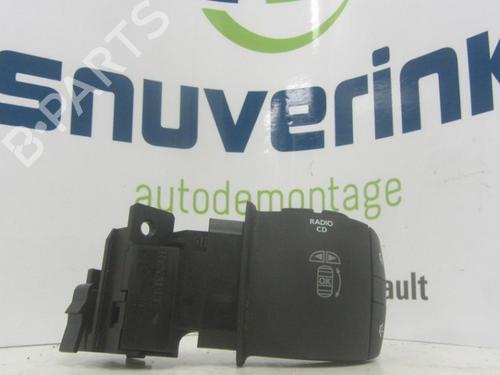 steering-wheel-controls-renault-megane-iii-hatchback-bz01_-b3_-2008-24161947 main image