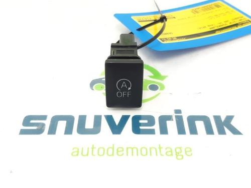 switch-peugeot-108-10-vti-72-b000778380-2014-22395298 main image