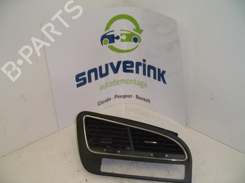 Air vent PEUGEOT 5008 (0U_, 0E_) 1.6 HDi (112 hp) 15795432