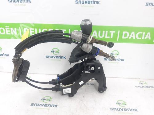 Used Shift knob RENAULT CLIO V (B7_) 1.0 TCe 100 (B7MT) (101 hp) 19113293