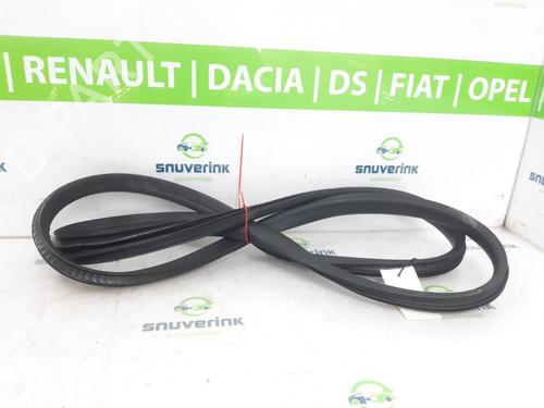 Used Rubber door seal RENAULT CAPTUR II (HF_) TCe 100 (HFMT) (101 hp) 24160158