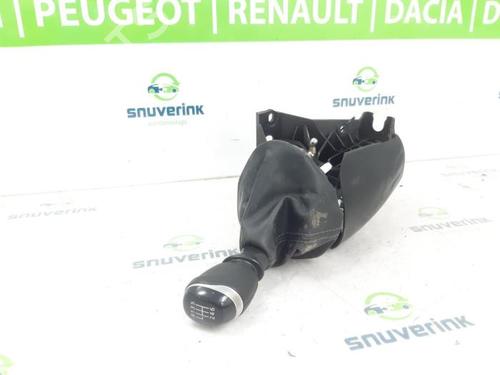Used Gear lever Gear lever RENAULT TRAFIC III Van (FG_) 2.0 dCi 120 (FGMN) (120 hp) 40582687 40582687