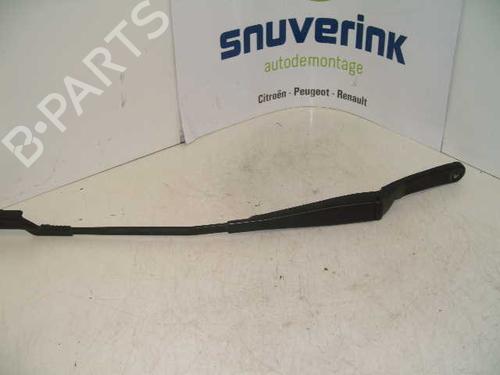 Used Front windshield wiper arm PEUGEOT 308 I (4A_, 4C_) 1.6 16V (150 hp) 21110904