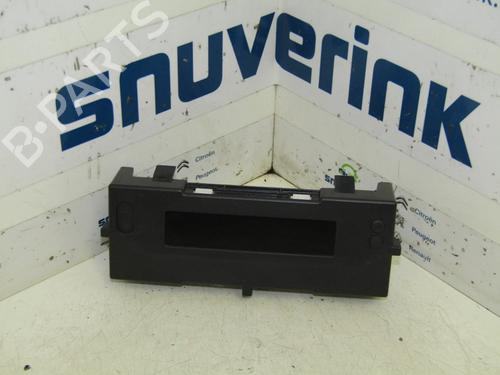 Used Display monitor RENAULT CLIO III Grandtour (KR0/1_) 1.2 16V (KR0P) (101 hp) 10789619