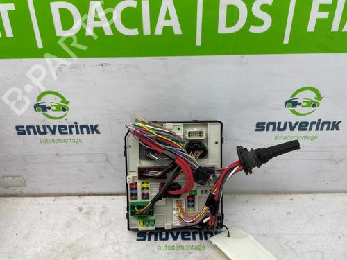 Used Fuse box Fuse box 25204987 25204987