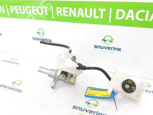 Used Brake master cylinder PEUGEOT 308 SW II (LC_, LJ_, LR_, LX_, L4_) 1.2 THP 110 (110 hp) 10806708