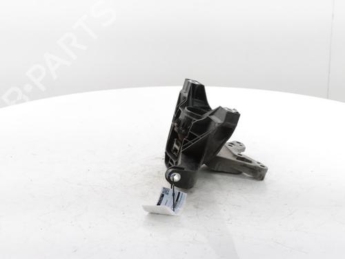 Used Engine mount PEUGEOT 3008 II SUV (MC_, MR_, MJ_, M4_) 1.2 THP/ PureTech 130 (MRHNSM, MRHNSU, MRHNSJ, MRHNYW,... (131 hp) 29069257