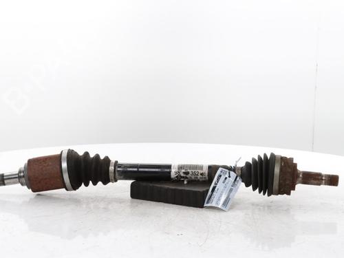 Used Left front driveshaft PEUGEOT 2008 II (UD_, US_, UY_, UJ_, UR_, UC_) e-2008 (UKZKXZ) (136 hp) 31960615