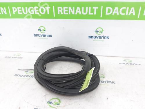 Rubber door seal OPEL CROSSLAND X / CROSSLAND (P17, P2QO) 1.2 (75) | BP23646125C142 