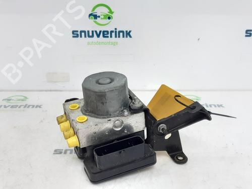 Used ABS pump RENAULT TWINGO III (BCM_, BCA_) 1.0 SCe 70 (71 hp) 21100133