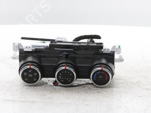 Used Climate control Climate control 38408922 38408922